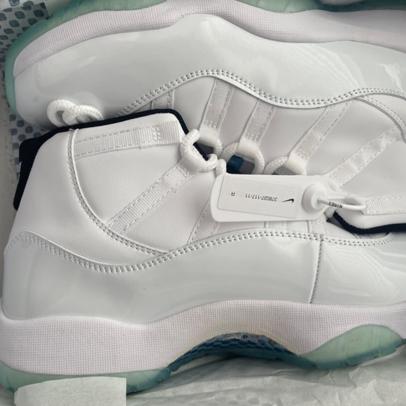 New Air Jordan 11 Retro ‘Legend Blue’ brings back an OG colorway main image 11